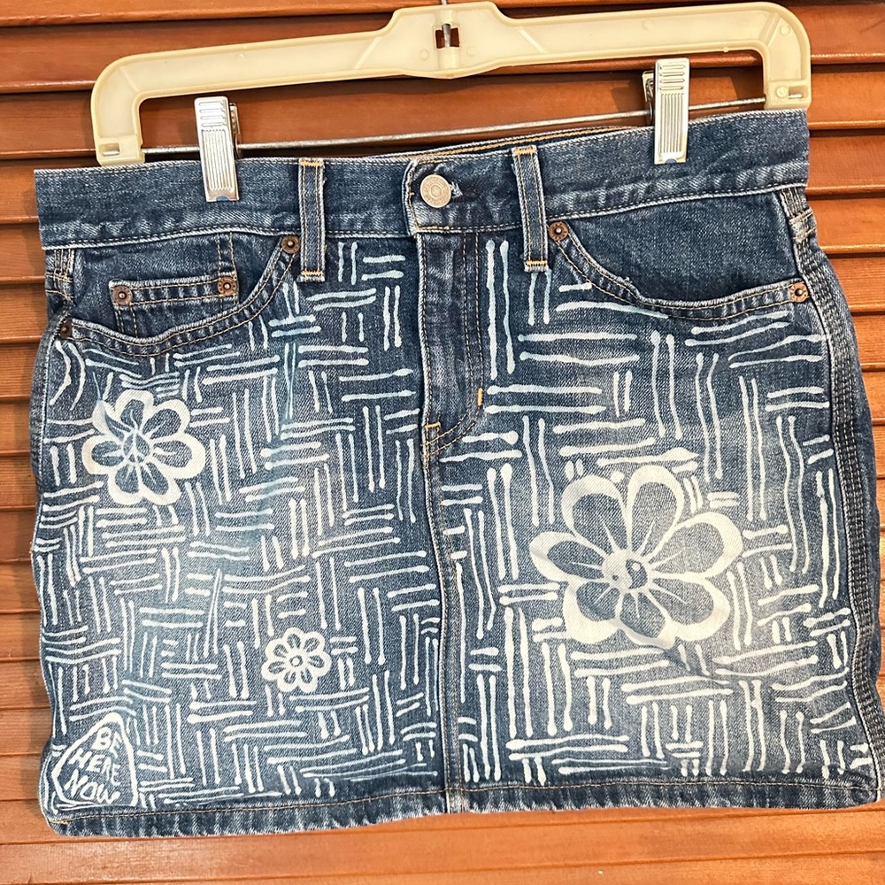 Vintage Gap Jeans Denim Mini Skirt size 6 - Bleach Hippie Detail